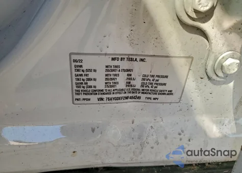 2022 Tesla Model Y z USA, uszkodzony, nr VIN 7SAYGDEF2NF484249